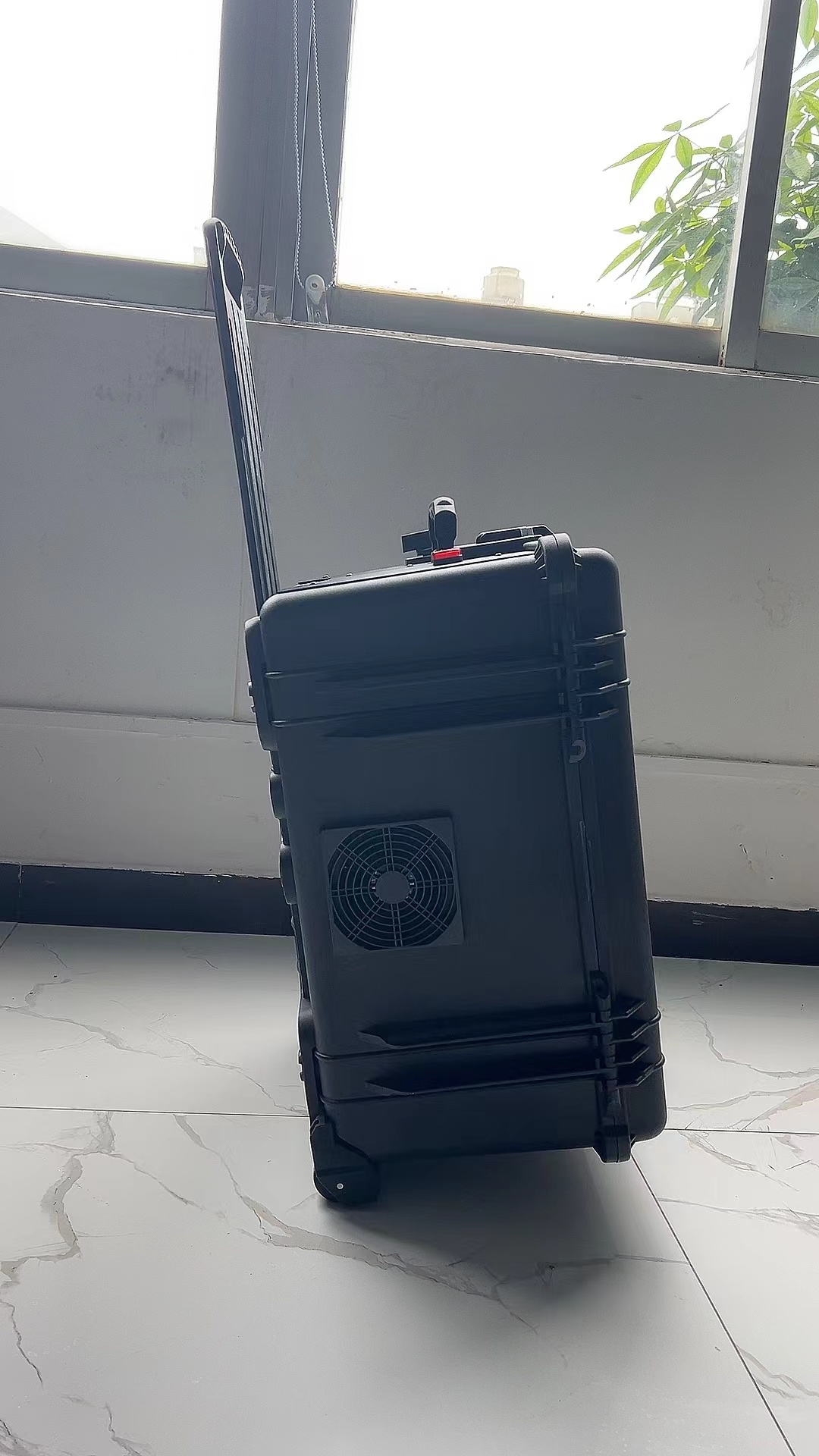 禹城手拉箱型移动通信干扰器